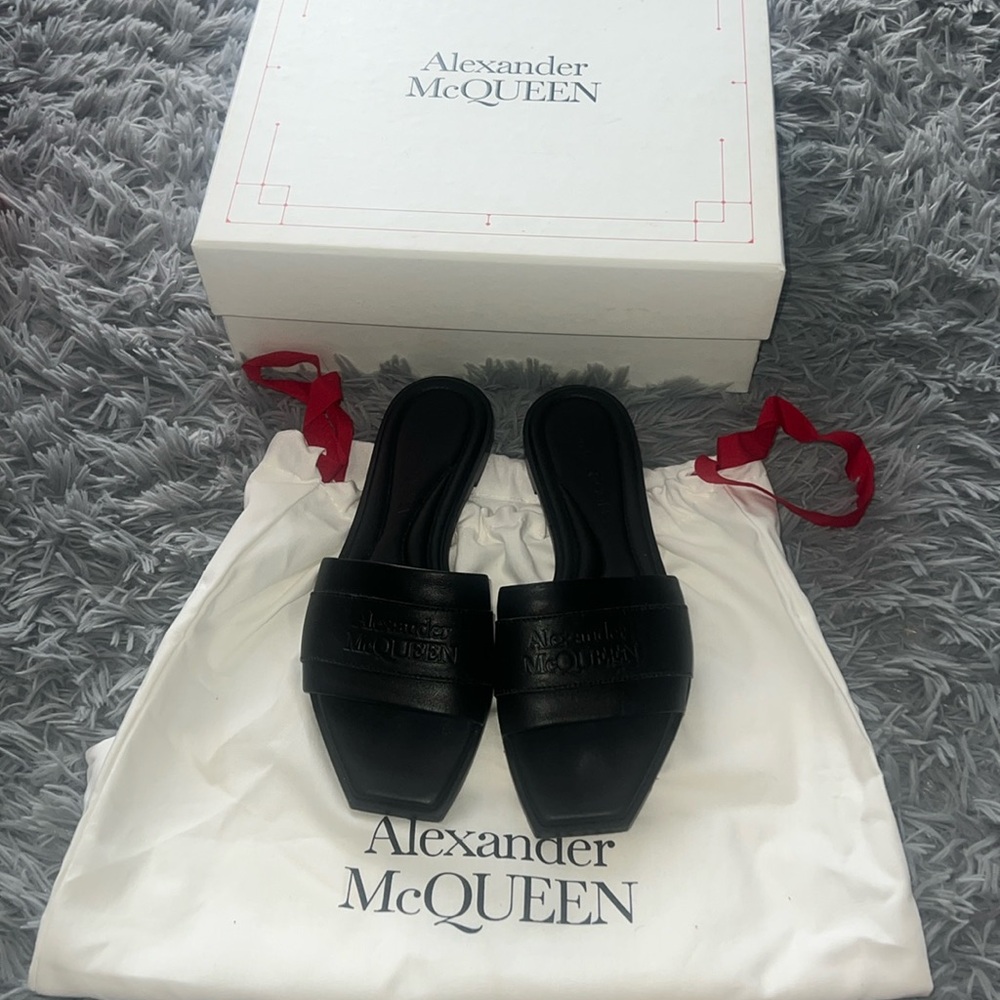 Alexandre McQueen black leather sandal